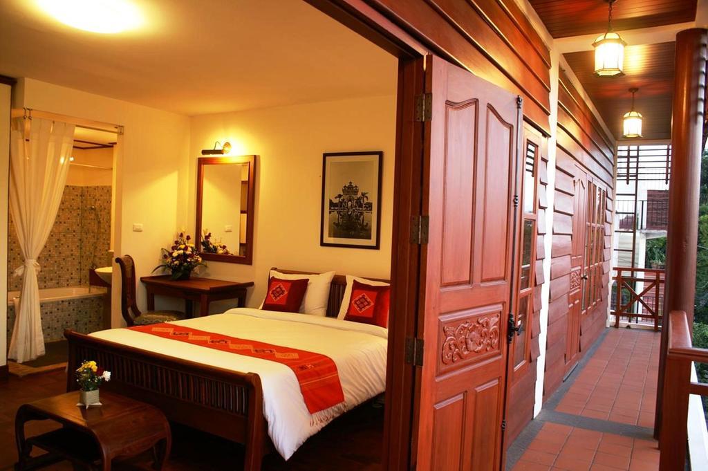 Avilla Phasouk Hotel Вьентьян Экстерьер фото