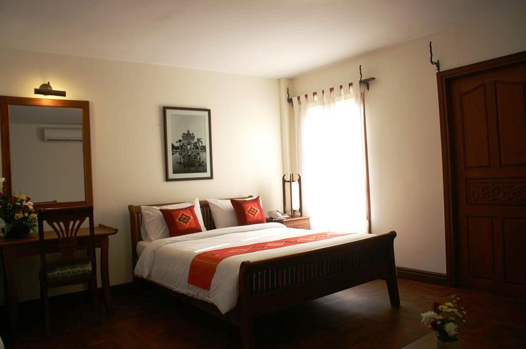 Avilla Phasouk Hotel Вьентьян Экстерьер фото