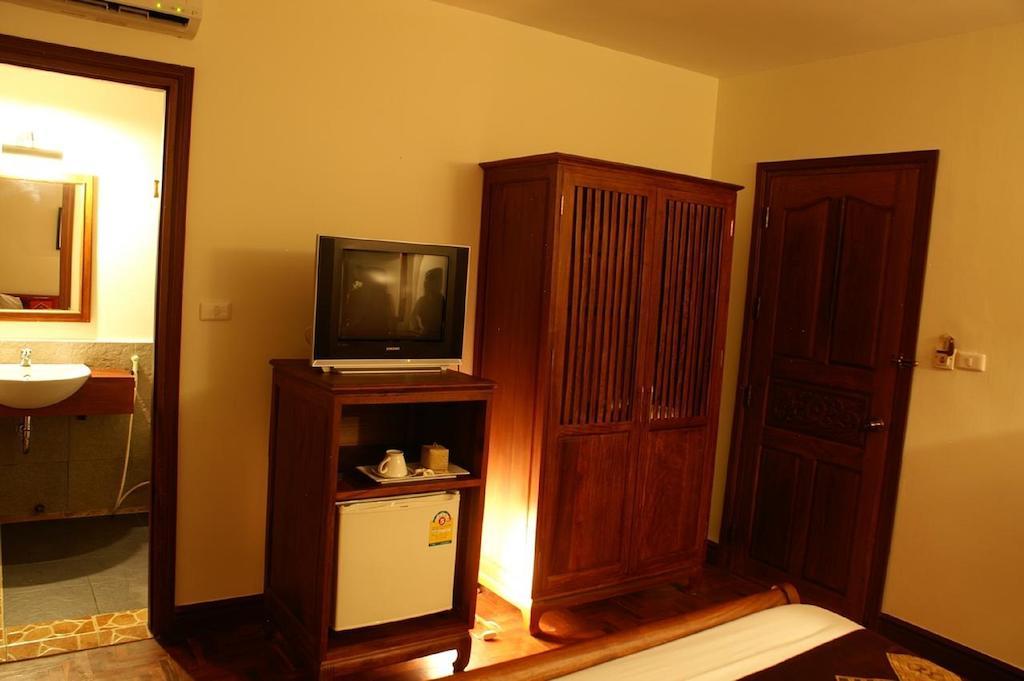 Avilla Phasouk Hotel Вьентьян Экстерьер фото